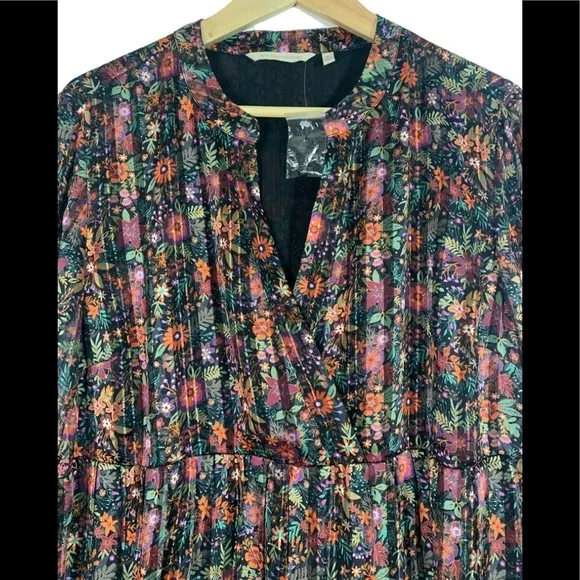- NWOT Soft Surroundings Black Floral Castile Tunic Top Metallic Threads
