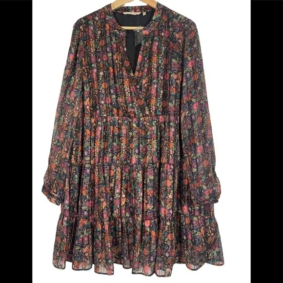 - NWOT Soft Surroundings Black Floral Castile Tunic Top Metallic Threads