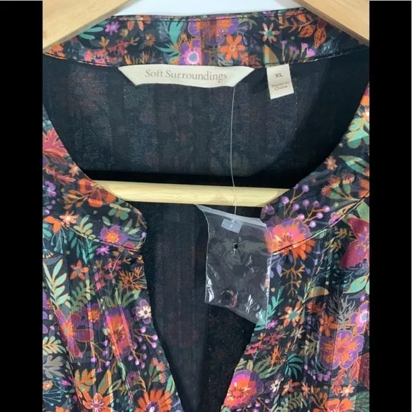 - NWOT Soft Surroundings Black Floral Castile Tunic Top Metallic Threads