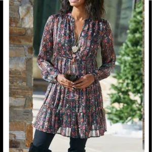 - NWOT Soft Surroundings Black Floral Castile Tunic Top Metallic Threads
