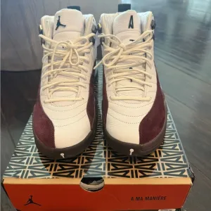 A Ma Maniére x Jordan Men's White and Burgundy Shoes
