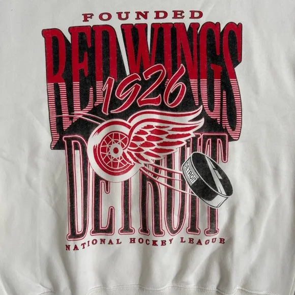ABERCROMBIE &amp; FITCH / DETROIT RED WINGS / NHL WHITE GRAPHIC CREWNECK SWEATSHIRT