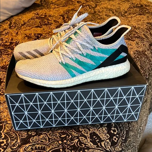 Adidas AM4LDN “London” Running Shoe
