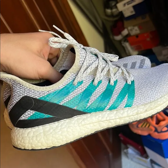 Adidas AM4LDN “London” Running Shoe