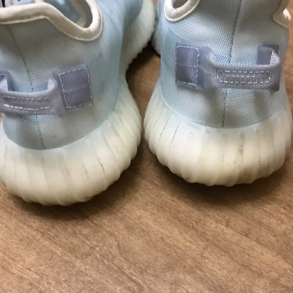 Adidas Boost Men's Yeezy Light Blue Shoes. Very Good Condition. Size 8.