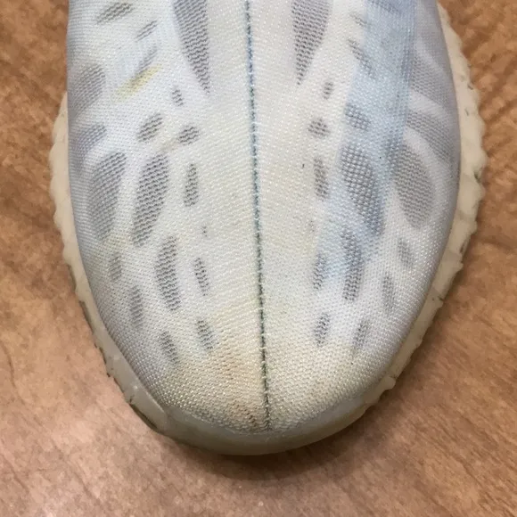Adidas Boost Men's Yeezy Light Blue Shoes. Very Good Condition. Size 8.