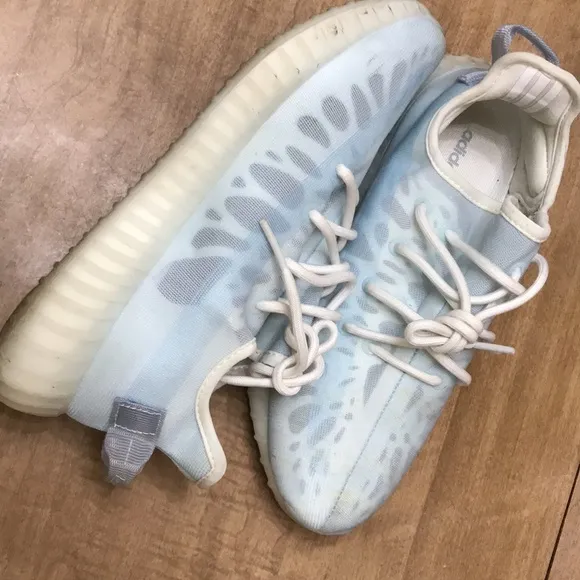 Adidas Boost Men's Yeezy Light Blue Shoes. Very Good Condition. Size 8.