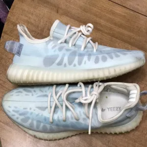Adidas Boost Men's Yeezy Light Blue Shoes. Very Good Condition. Size 8.