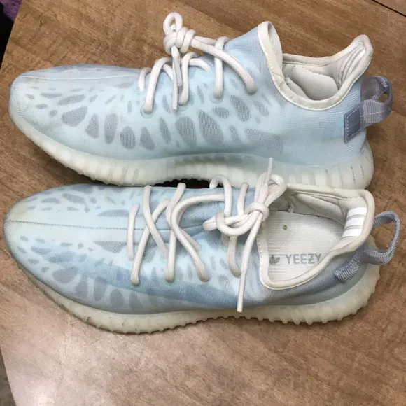 Adidas Boost Men's Yeezy Light Blue Shoes. Very Good Condition. Size 8.