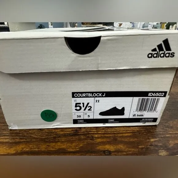Adidas Courtblock J sneakers- Size 5.5 black