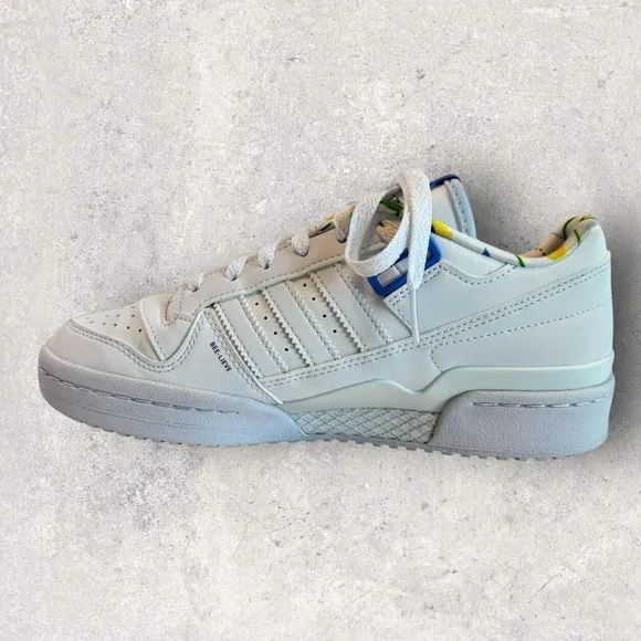 Adidas Originals Forum Low Triple White Size 6 Sneaker Youth Shoe EUC Bee Flora