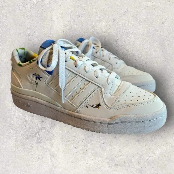Adidas Originals Forum Low Triple White Size 6 Sneaker Youth Shoe EUC Bee Flora