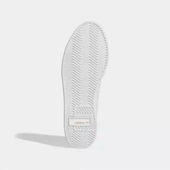 Adidas Sleek white leather shoes women’s size 9.5 NWT