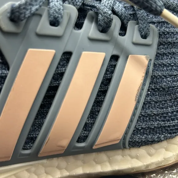 Adidas Ultra Boost sz 7