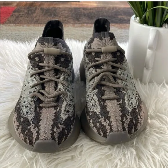 Adidas Yeezy Boost 380 Stone Salt Color2021 Men's Size 7.5 Kanye West