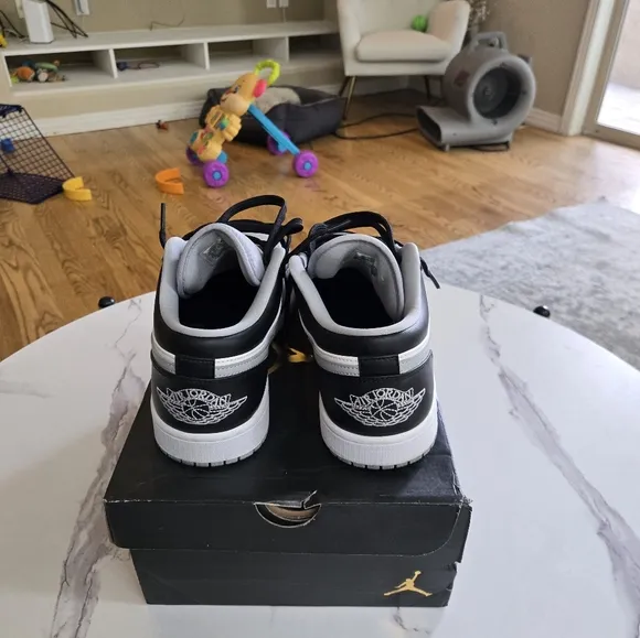 Air Jordan 1 Low Black White Smoke Grey Shadow Shoe 2020 Men 10.5
