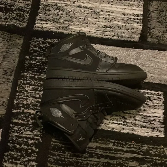 AIR JORDAN 1 MID PS 'BLACK DARK GREY'- preschool sneakers- size 12.5