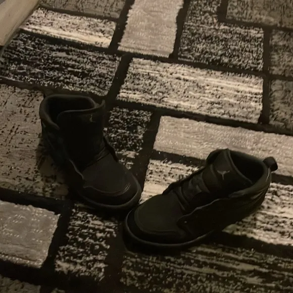 AIR JORDAN 1 MID PS 'BLACK DARK GREY'- preschool sneakers- size 12.5