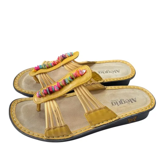 ALEGRIA PISA Sandals Leather Wedge Shoes Size 39 US 8.5 / 9 Yellow Beaded Thongs