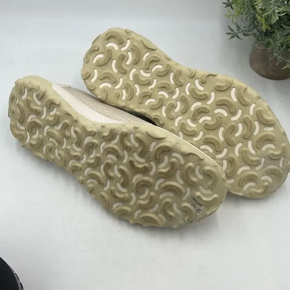 Allbirds Trail Runners SWT Sz 9.5 Cream Hiking Running Walking Shoe