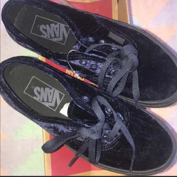 &gt;🧒AUTHENTIC VELVET NAVY, BLACK OUTSOLE CLASSIC BRAND NEW VANS BIG KIDS 3.5 &amp; 4