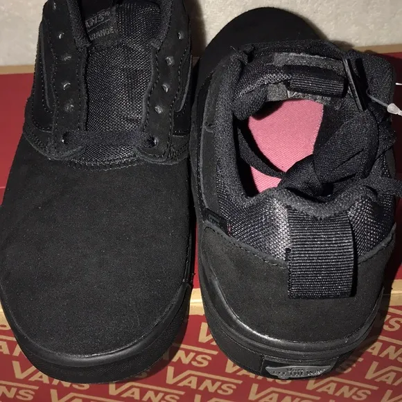 &gt;Ⓜ️ULTRA RANGE PRO BLACK SUEDE ULTRA CUSH LITE LOW CUT BRAND NEW AUTHENTIC VANS