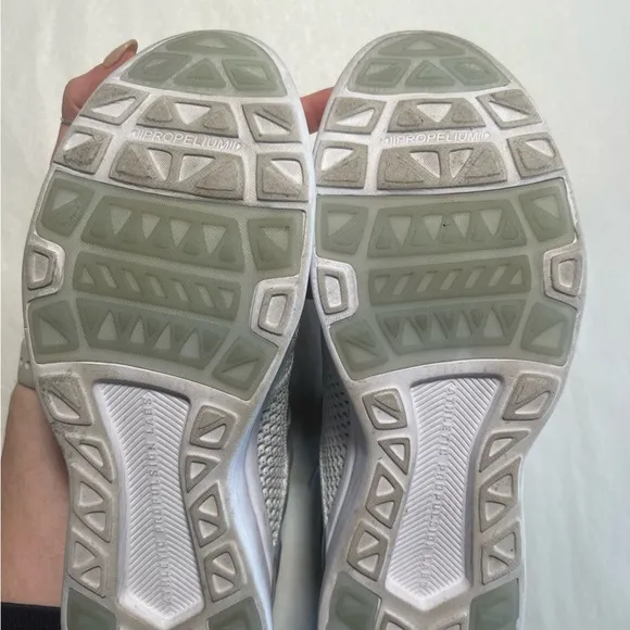 APL TechLoom Tracer Shoes - Cement Grey and White -  Size 9.5
