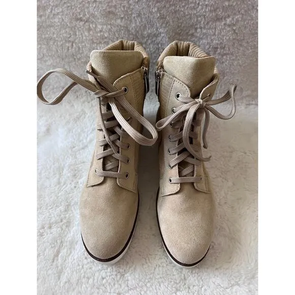 AQUATALIA Myla Corduroy Suede Ankle Boots Size 10