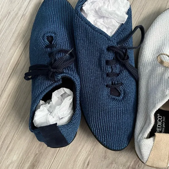 Arcopedico White and Blue Knit Shoes