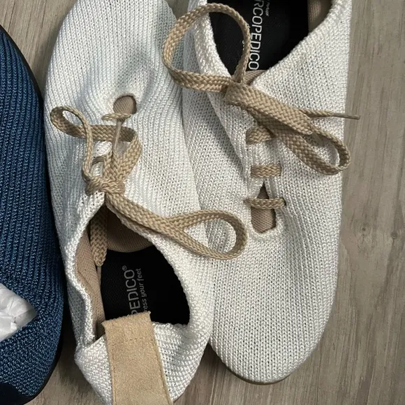 Arcopedico White and Blue Knit Shoes
