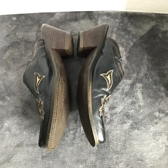 Ariat Womens Size 8.5B Black &amp; Tan Leather Slip On With Cut Outs Mules Retro