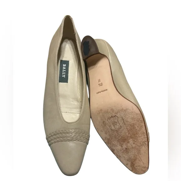 BALLY ladies beige shoes 8 1/2 M