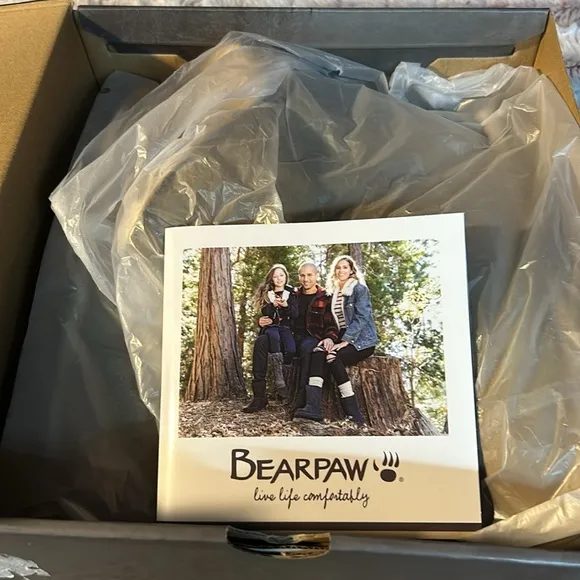 BearPaw Girls warm Boots size 4 youth