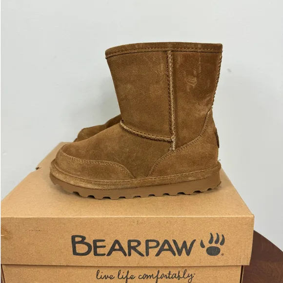 Bearpaw Little Boys' Brady Genuine Shearling Lined Suede Boot Size 13