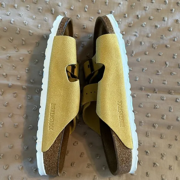 Birkenstock Arizona in Mustard - Size 38