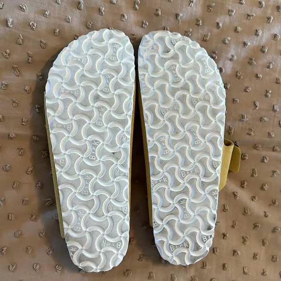 Birkenstock Arizona in Mustard - Size 38