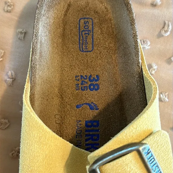 Birkenstock Arizona in Mustard - Size 38