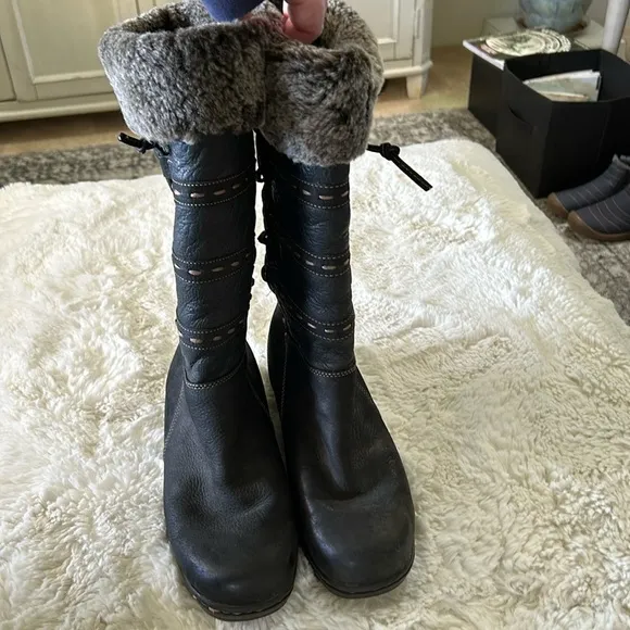 BLONDO LEATHER &amp; SHEARLING BOOTS 9.5