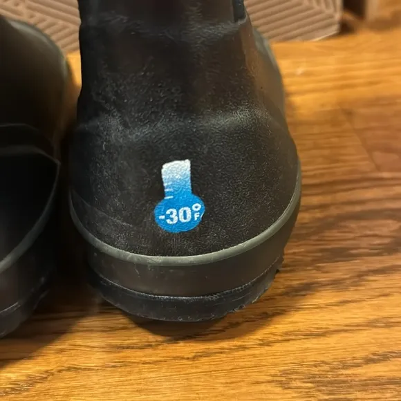 Bogs cold weather waterproof pull on boots