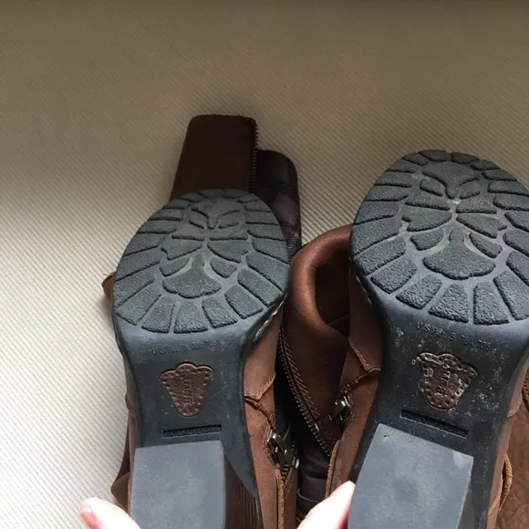 Born boot - brown leather - like new