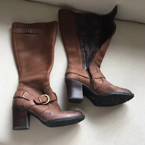 Born boot - brown leather - like new
