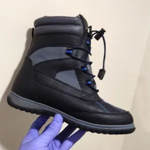 Boys and Girls Totes Snow Boots for Kids - Very Good Condition - Size 5 M