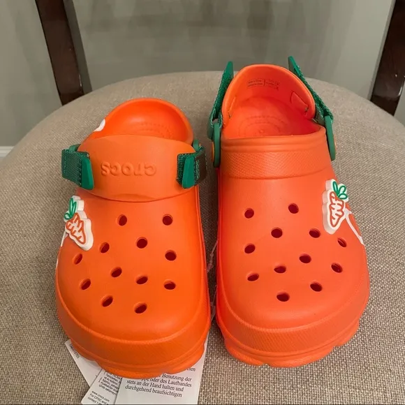 BRAND NEW CROCS X CARROTS ALL TERRAIN CLOGS - 9060