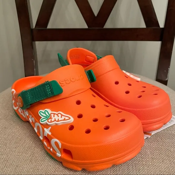 BRAND NEW CROCS X CARROTS ALL TERRAIN CLOGS - 9060