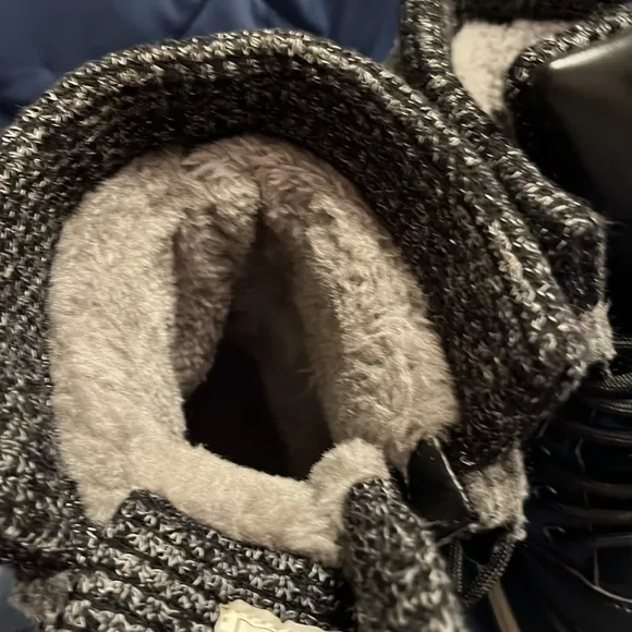 Brand New Mishansha Black Winter Boots