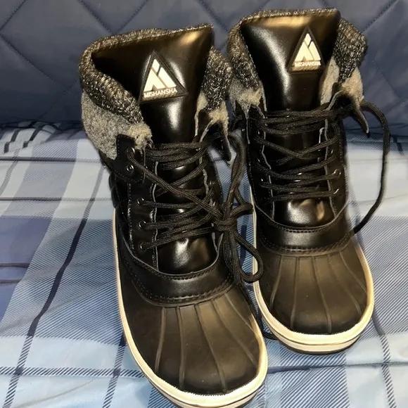 Brand New Mishansha Black Winter Boots
