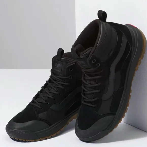 Brand new! Van’s UltraRange Exo Hi MTE-1 Shoe Men’s 7.0 | Women’s 8.5