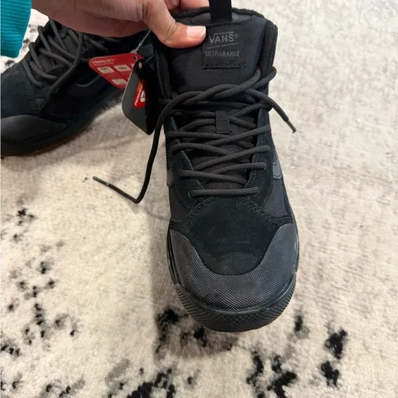 Brand new! Van’s UltraRange Exo Hi MTE-1 Shoe Men’s 7.0 | Women’s 8.5