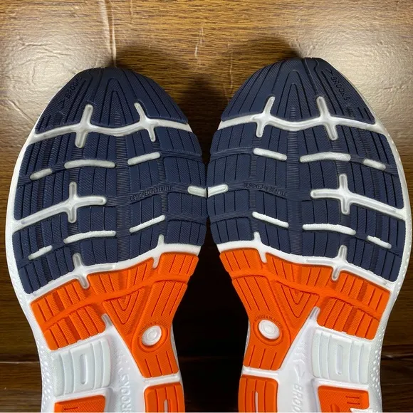 Brooks Mens Shoe size 11.5