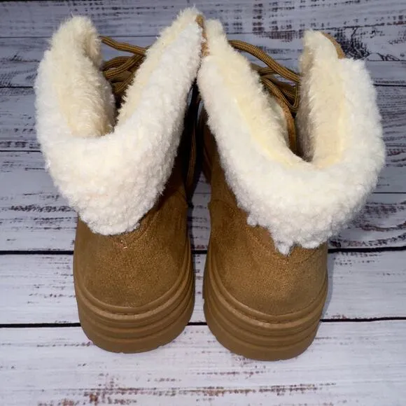 Brown short fuzzy winter boots women’s size 7(38)